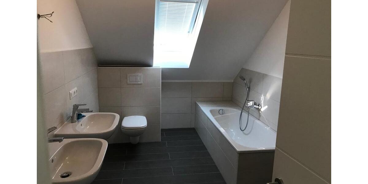 Dachgeschoßwohnung Freudenberg - 3.5 Zimmer, 105 m&sup2;, 990&euro; | Angebot:25790464