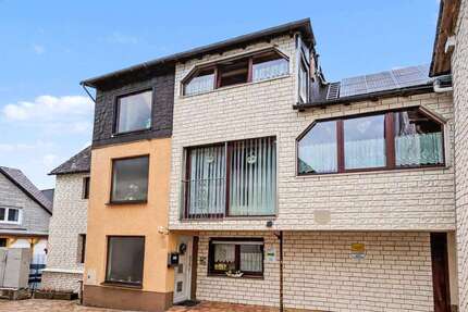 Haus Eschenburg - 13 Zimmer, 325 m&sup2;, 279.000&euro; | Angebot:26283962