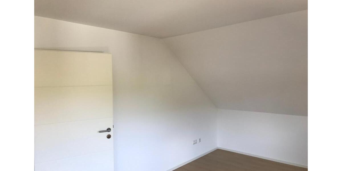 Dachgeschoßwohnung Freudenberg - 3.5 Zimmer, 105 m&sup2;, 990&euro; | Angebot:25790464