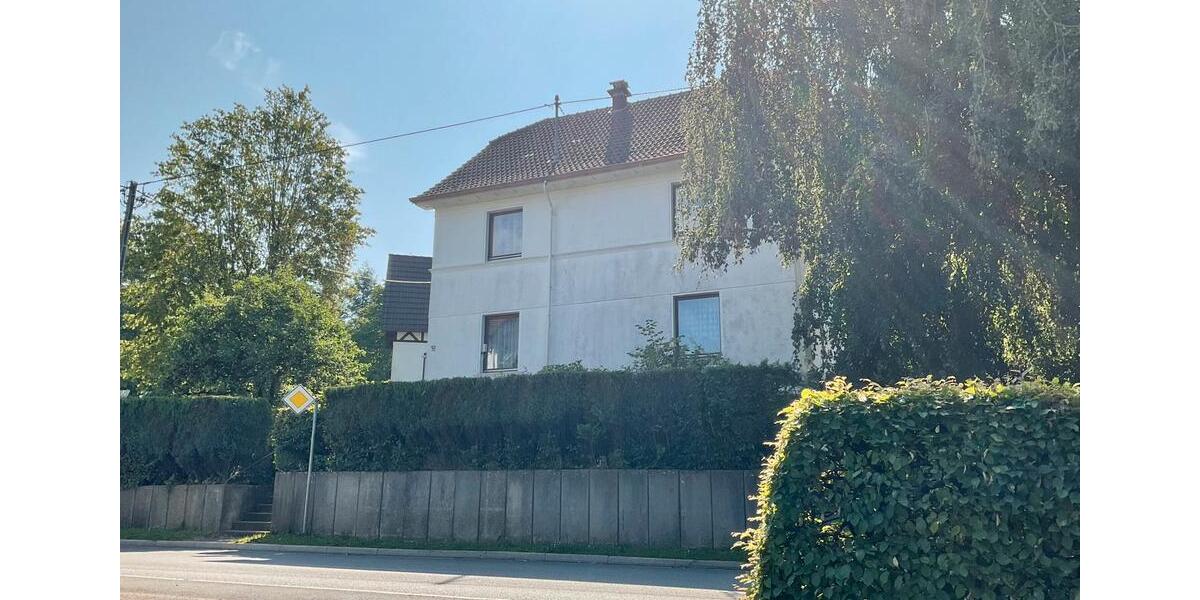 Einfamilienhaus Waldbröl - 8 Zimmer, 150 m&sup2;, 220.000&euro; | Angebot:26061112