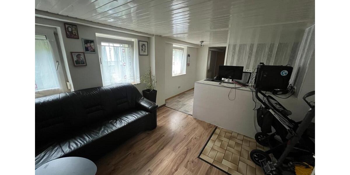 Reihenhaus Weitefeld - 7 Zimmer, 114 m&sup2;, 75.000&euro; | Angebot:26521092