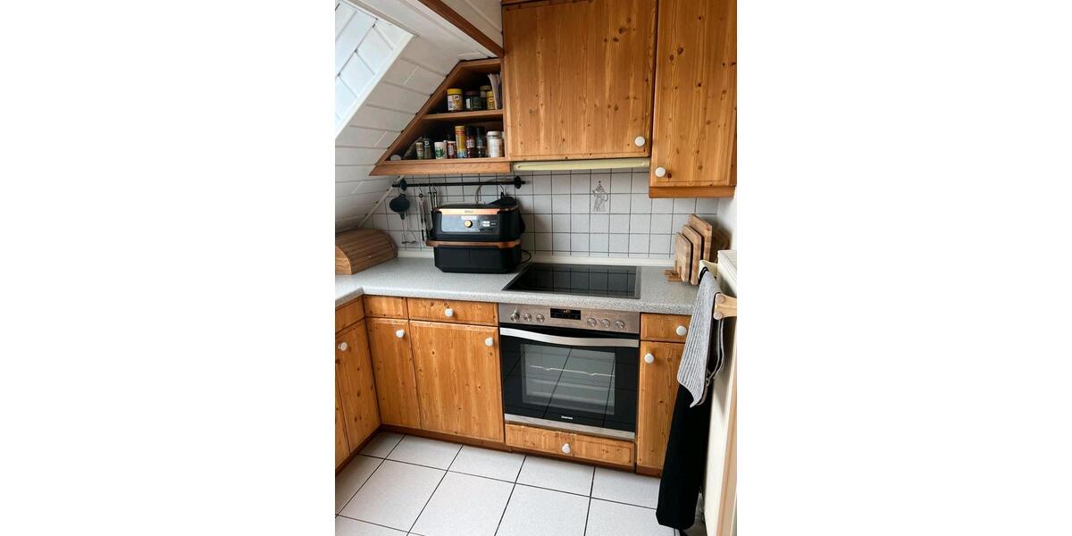 Dachgeschoßwohnung Eschenburg - 6 Zimmer, 130 m&sup2;, 900&euro; | Angebot:25220160