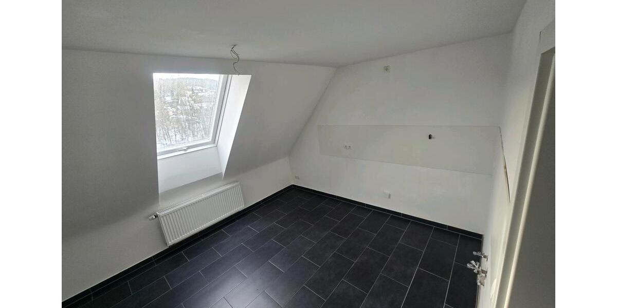Dachgeschoßwohnung Siegen Dillnhütten - 3 Zimmer, 53 m&sup2;, 498&euro; | Angebot:24676956
