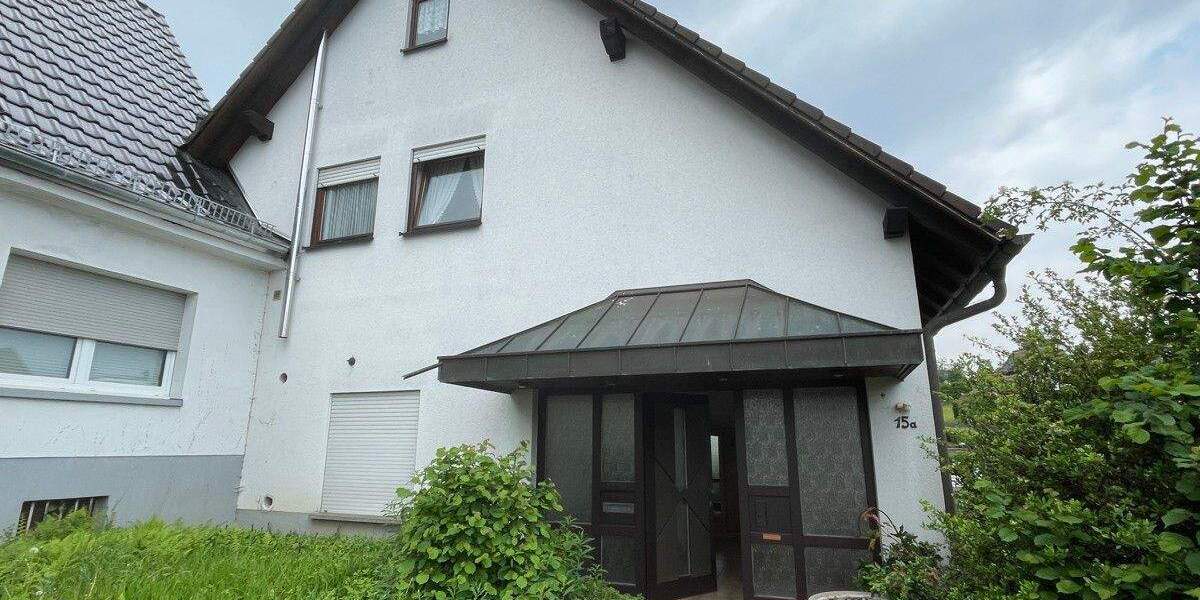Etagenwohnung Dietzhölztal / Ewersbach Ewersbach - 8 Zimmer, 206 m&sup2;, 175.000&euro; | Angebot:25665420
