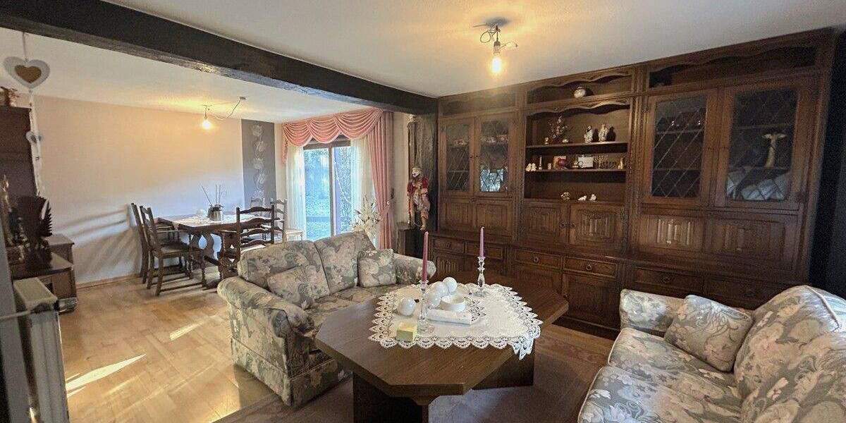 Einfamilienhaus Eschenburg / Eiershausen Eiershausen - 7 Zimmer, 195 m&sup2;, 159.000&euro; | Angebot:25728160