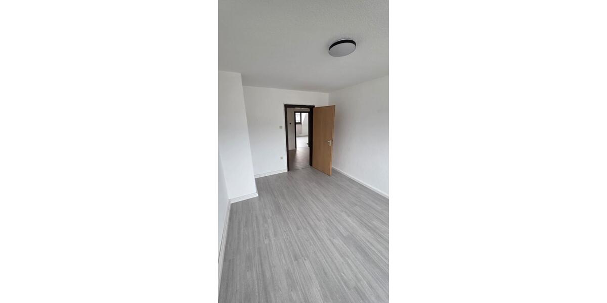 Etagenwohnung Siegen - 4 Zimmer, 85 m&sup2;, 920&euro; | Angebot:25874330