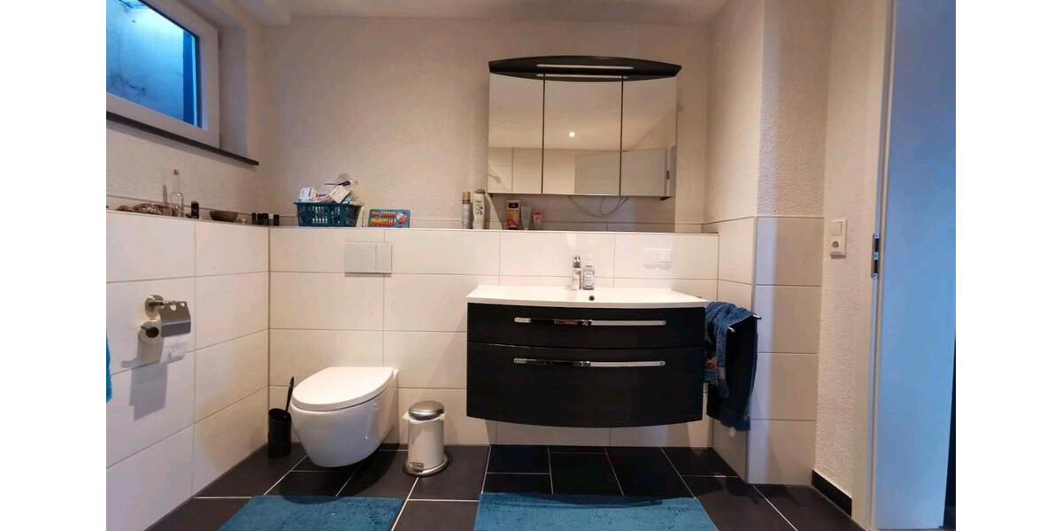 Erdgeschoßwohnung Hof - 3 Zimmer, 83 m&sup2;, 600&euro; | Angebot:26659472
