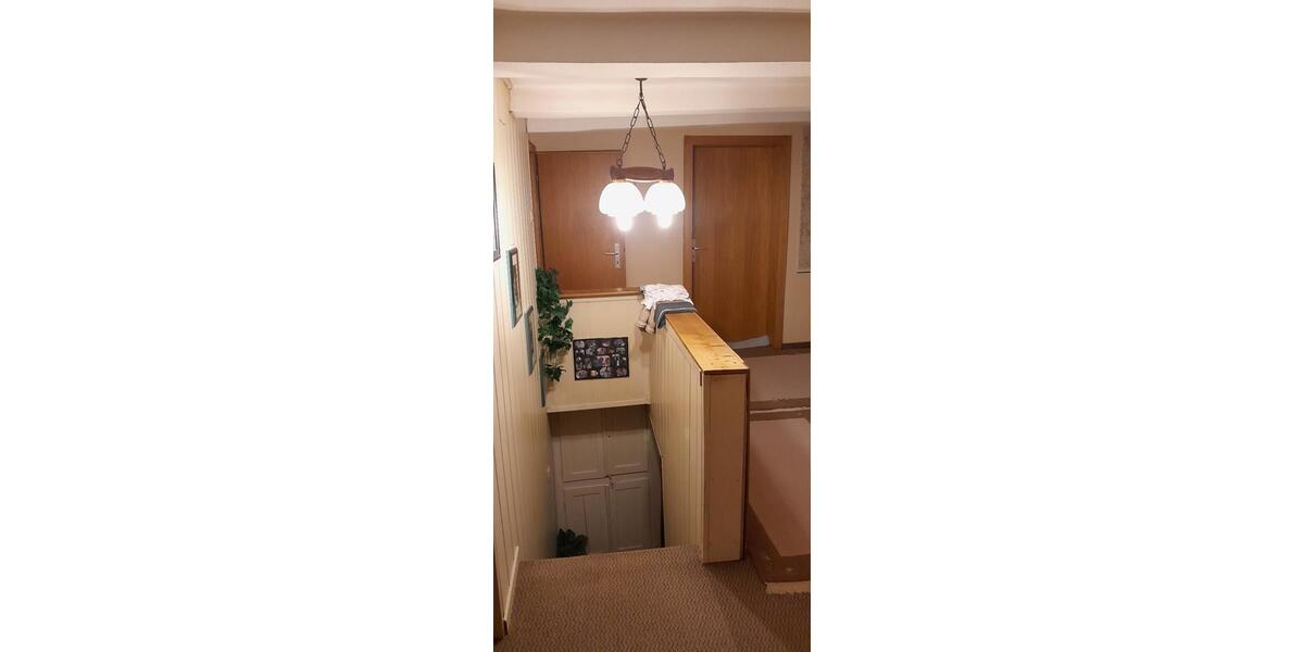 Etagenwohnung Waldbröl - 6 Zimmer, 160 m&sup2;, 1.450&euro; | Angebot:25937166