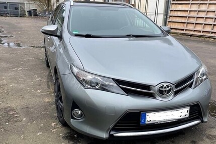 Toyota Auris Touring 155.000 km 6.900 &euro; Siegen 57072