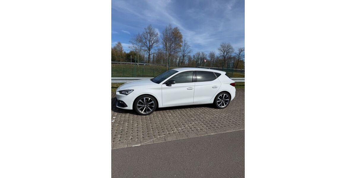 Seat Leon 99.999 km 17.399 &euro; Olpe 57462