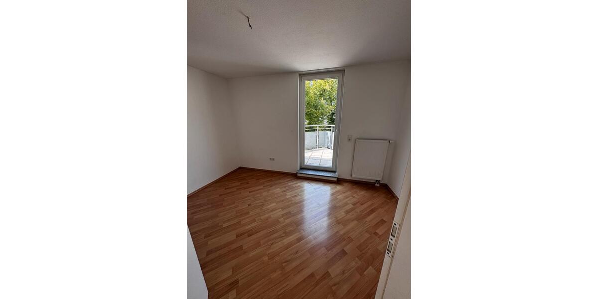 Etagenwohnung Siegen - 3 Zimmer, 81 m&sup2;, 725&euro; | Angebot:25635955