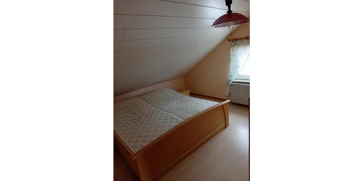 Dachgeschoßwohnung Eschenburg - 4 Zimmer, 80 m&sup2;, 500&euro; | Angebot:25045918