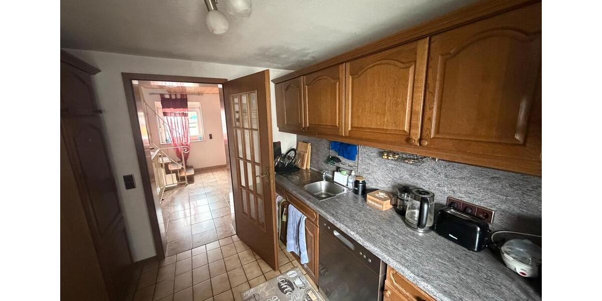 Etagenwohnung Dillenburg - 8 Zimmer, 147 m&sup2;, 800&euro; | Angebot:26035436