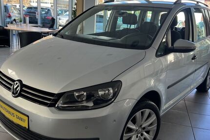 VW Touran 156.272 km 11.490 &euro; Kreuztal 57223