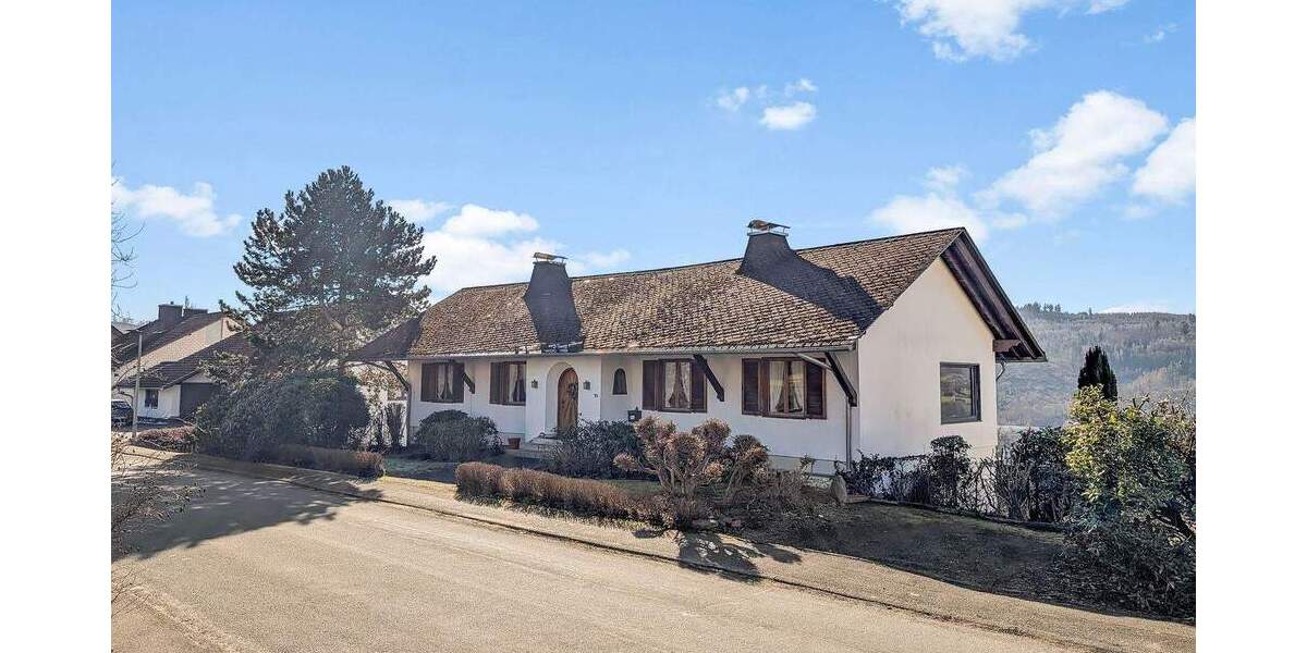 Einfamilienhaus Bad Laasphe - 7 Zimmer, 183 m&sup2;, 286.000&euro; | Angebot:25663940