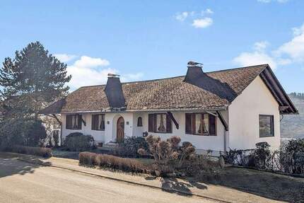 Haus Bad Laasphe - 7 Zimmer, 183 m&sup2;, 286.000&euro; | Angebot:25663940