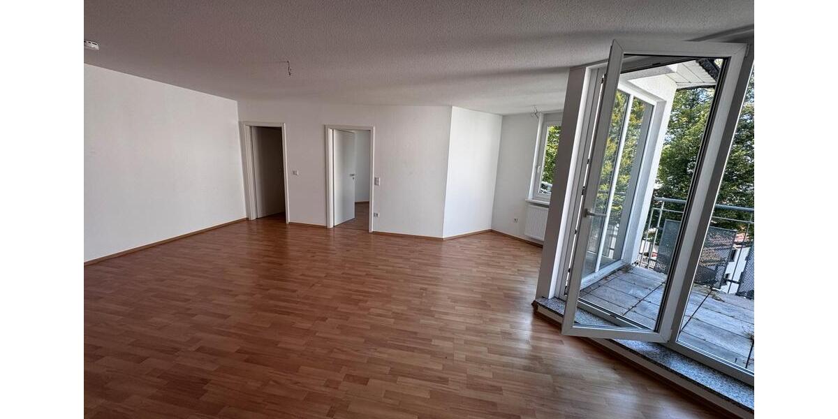 Etagenwohnung Siegen - 3 Zimmer, 81 m&sup2;, 725&euro; | Angebot:25635955