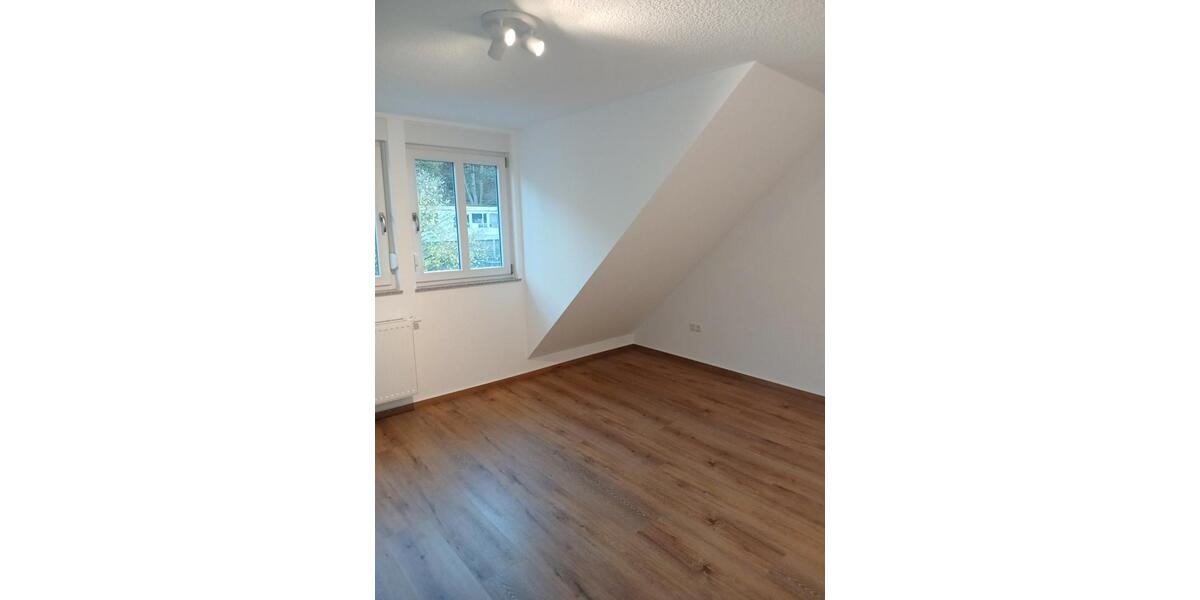 Dachgeschoßwohnung Siegen Kaan-Marienborn - 3 Zimmer, 88 m&sup2;, 940&euro; | Angebot:26049832