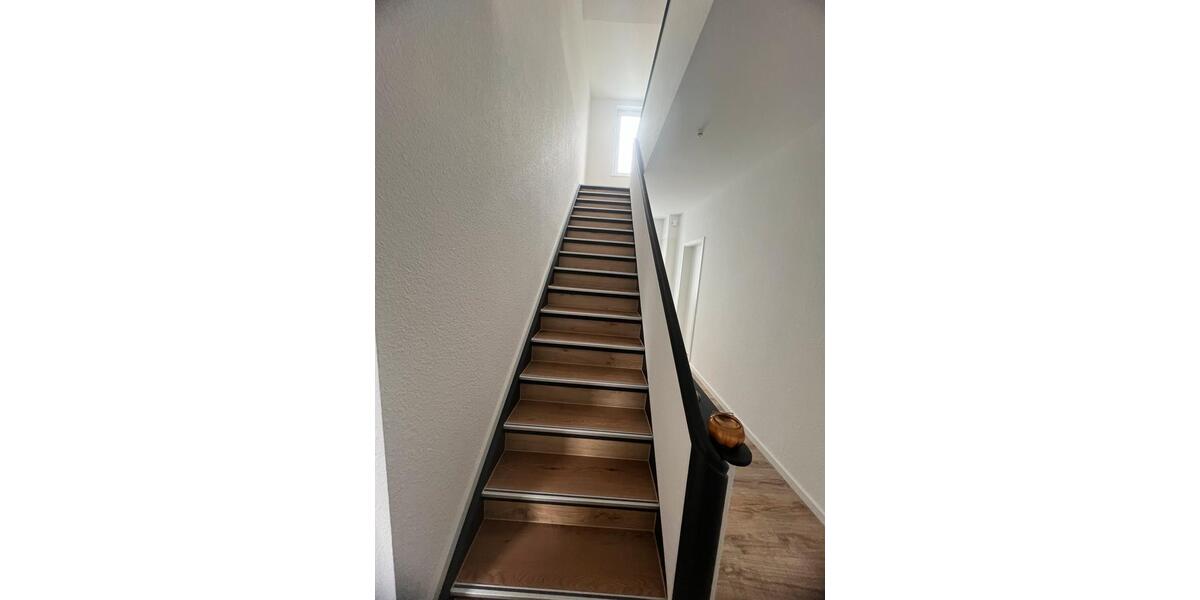 Maisonettenwohnung Siegen - 6 Zimmer, 95 m&sup2;, 1.300&euro; | Angebot:26031676