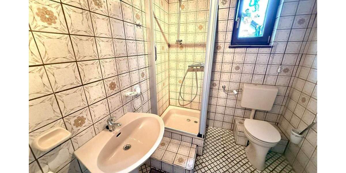 Einfamilienhaus Kirchen VG Freusburg - 6 Zimmer, 198 m&sup2;, 198.000&euro; | Angebot:25691930