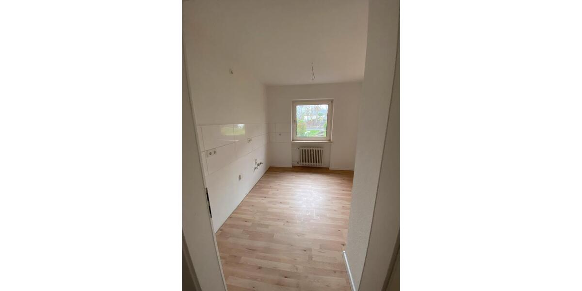 Etagenwohnung Hamm (Sieg) - 3.5 Zimmer, 82 m&sup2;, 157.500&euro; | Angebot:26643598