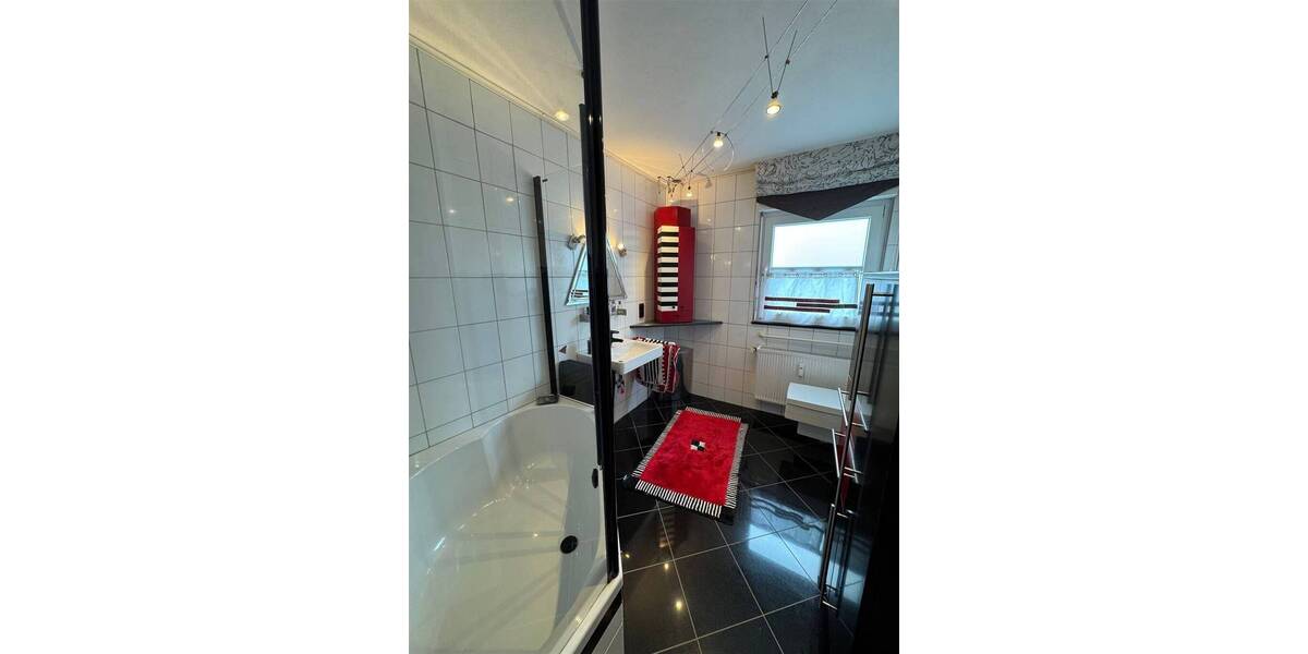 Mehrfamilienhaus, Wohnhaus Lennestadt Meggen - 9 Zimmer, 244 m&sup2;, 395.000&euro; | Angebot:25771706