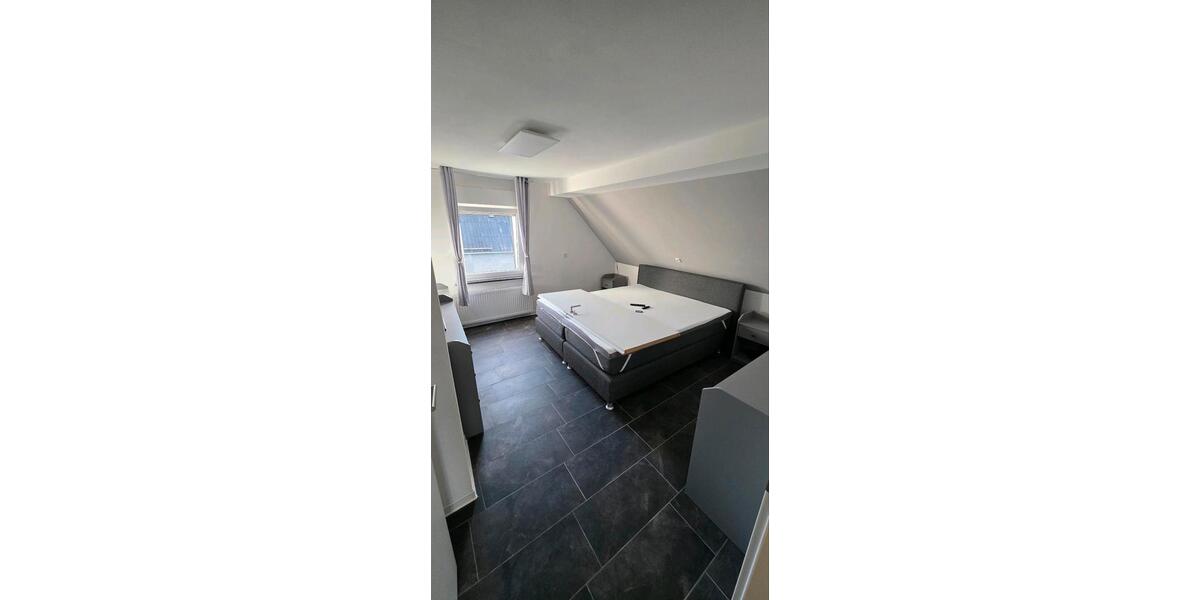 Dachgeschoßwohnung Siegen Kaan-Marienborn - 2 Zimmer, 76 m&sup2;, 900&euro; | Angebot:26464204