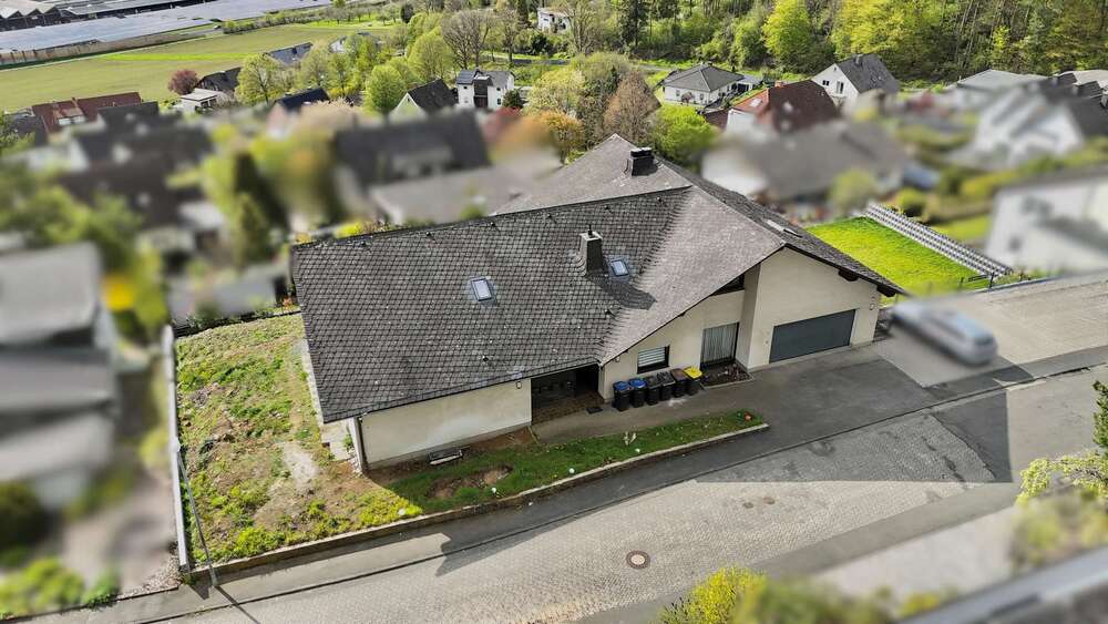 Mehrfamilienhaus mit Weitblick in bester Lage Herborn OT - Mehrfamilienhaus, Wohnhaus Herborn | Angebot:27271502