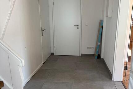 Haus Dillenburg Frohnhausen - 4 Zimmer, 137 m&sup2;, 1.100&euro; | Angebot:25627209