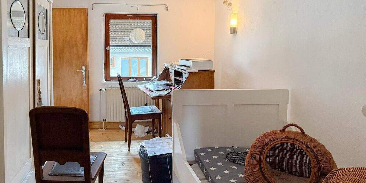 Bauernhaus, Landhaus Hachenburg VG - 7 Zimmer, 160 m&sup2;, 220.000&euro; | Angebot:25691949