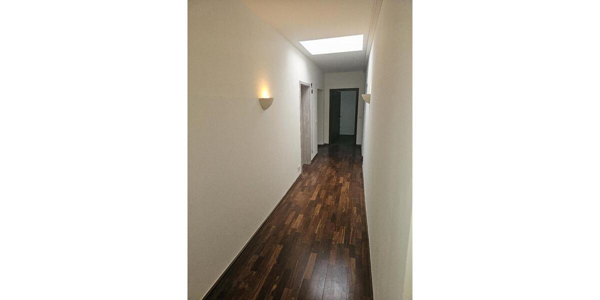 Etagenwohnung Reichshof - 4 Zimmer, 144 m&sup2;, 1.250&euro; | Angebot:25580154