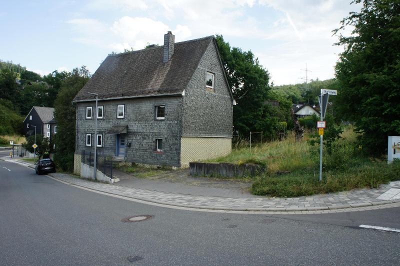 **TEILRENOVIERTES EFH SUCHT SELBERMACHER - FÜR KLEINES GELD-IN MUDERSBACH** - Einfamilienhaus Mudersbach Birken | Angebot:27121918