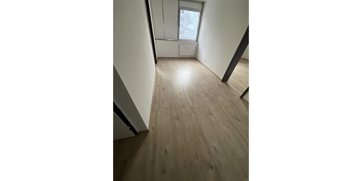 Etagenwohnung Kreuztal - 3 Zimmer, 80 m&sup2;, 456&euro; | Angebot:23766714