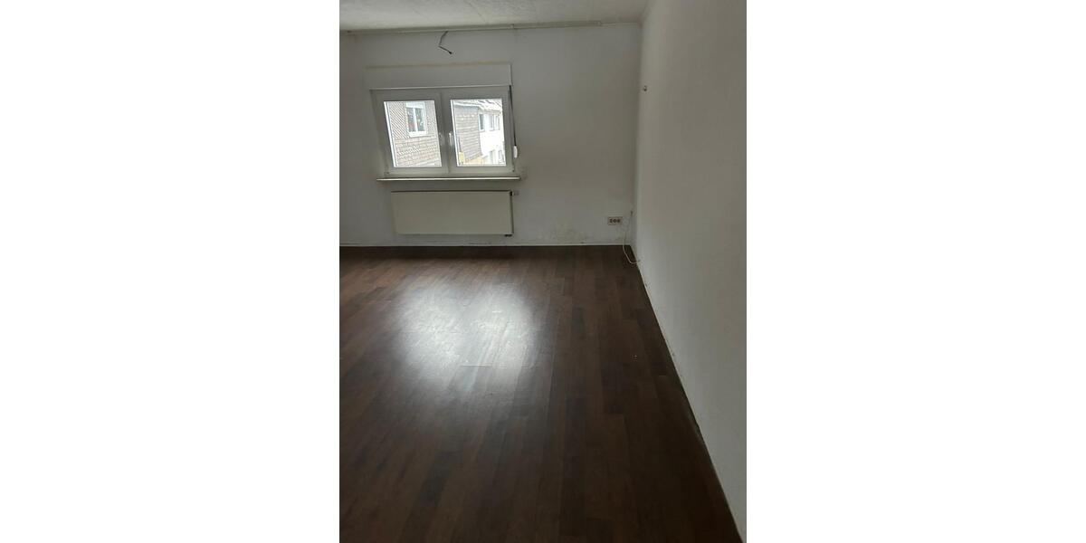 Doppelhaushälfte Burbach - 5 Zimmer, 137 m&sup2;, 135.000&euro; | Angebot:25022517