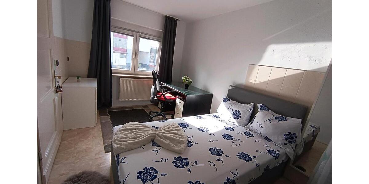 Etagenwohnung Siegen - 1 Zimmer, 14 m&sup2;, 300&euro; | Angebot:25397403