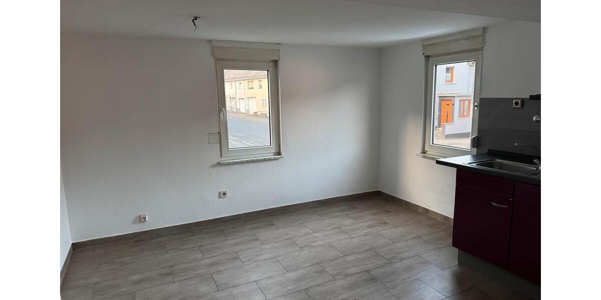 Einfamilienhaus Haiger - 8 Zimmer, 150 m&sup2;, 1.200&euro; | Angebot:25496753