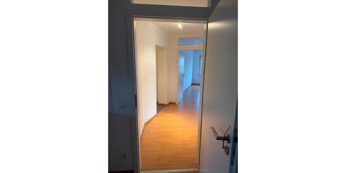 Etagenwohnung Siegen Dillnhütten - 2 Zimmer, 90 m&sup2;, 870&euro; | Angebot:25872740