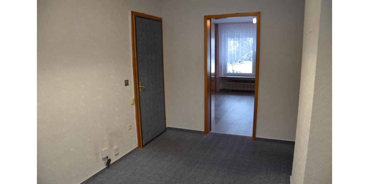 Einfamilienhaus Hilchenbach - 10 Zimmer, 300 m&sup2;, 300.000&euro; | Angebot:25982484