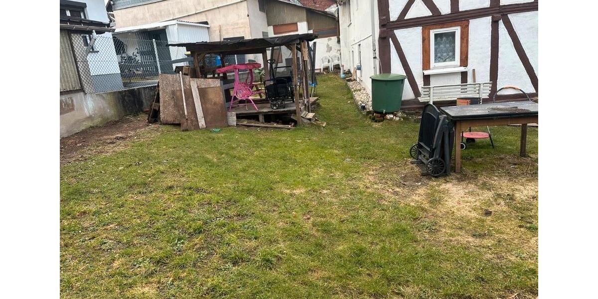 Einfamilienhaus Haiger - 6 Zimmer, 140 m&sup2;, 150.000&euro; | Angebot:26072525