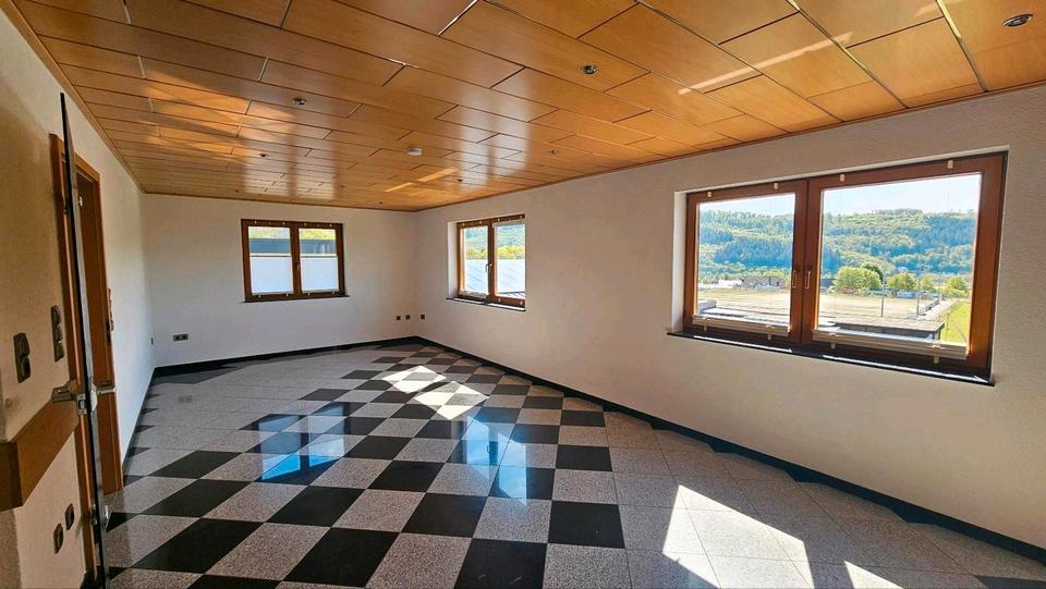 Erdgeschoßwohnung Dillenburg Frohnhausen - 4 Zimmer, 102 m&sup2;, 800&euro; | Angebot:26648482