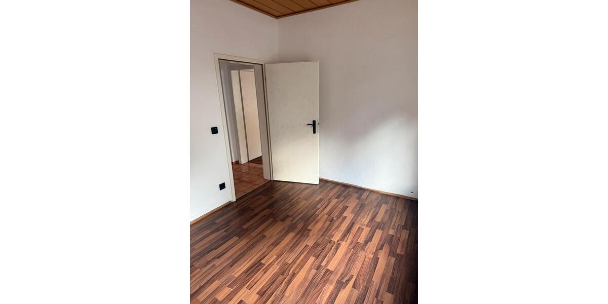Erdgeschoßwohnung Siegen Kaan-Marienborn - 3 Zimmer, 85 m&sup2;, 950&euro; | Angebot:26476449