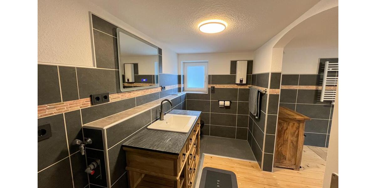 Etagenwohnung Siegen Eiserfeld - 3 Zimmer, 159 m&sup2;, 1.125&euro; | Angebot:26194327