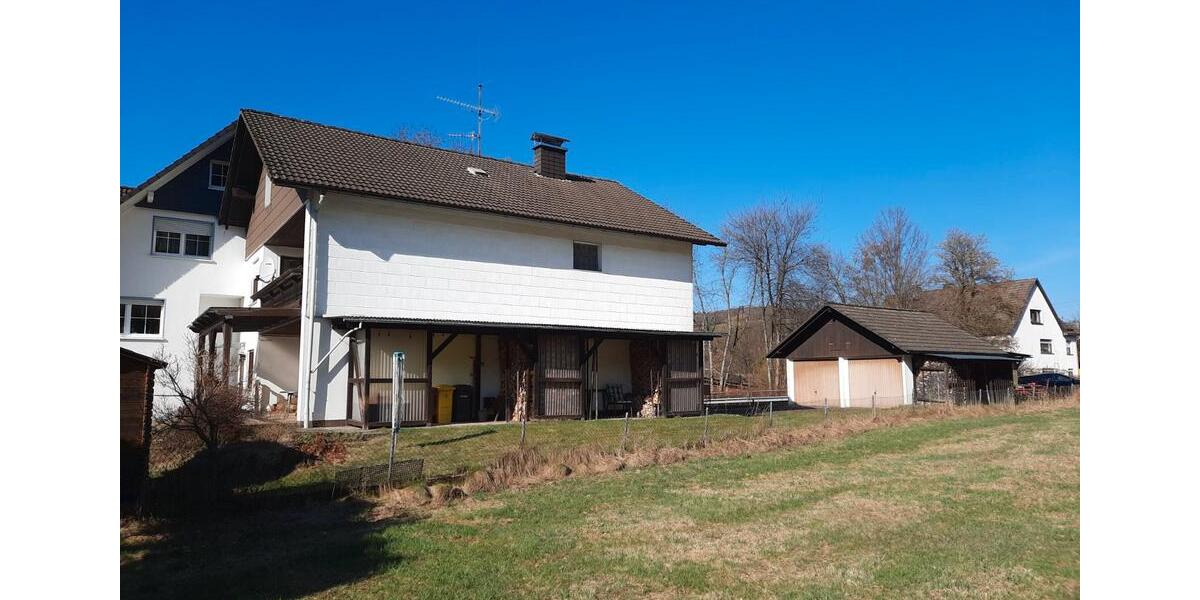 Etagenwohnung Netphen - 8 Zimmer, 180 m&sup2;, 240.000&euro; | Angebot:27024028
