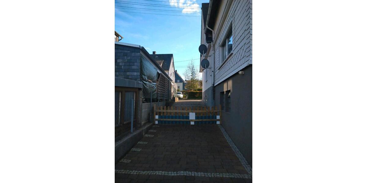 Einfamilienhaus Siegen Eiserfeld - 6 Zimmer, 140 m&sup2;, 185.000&euro; | Angebot:23633703