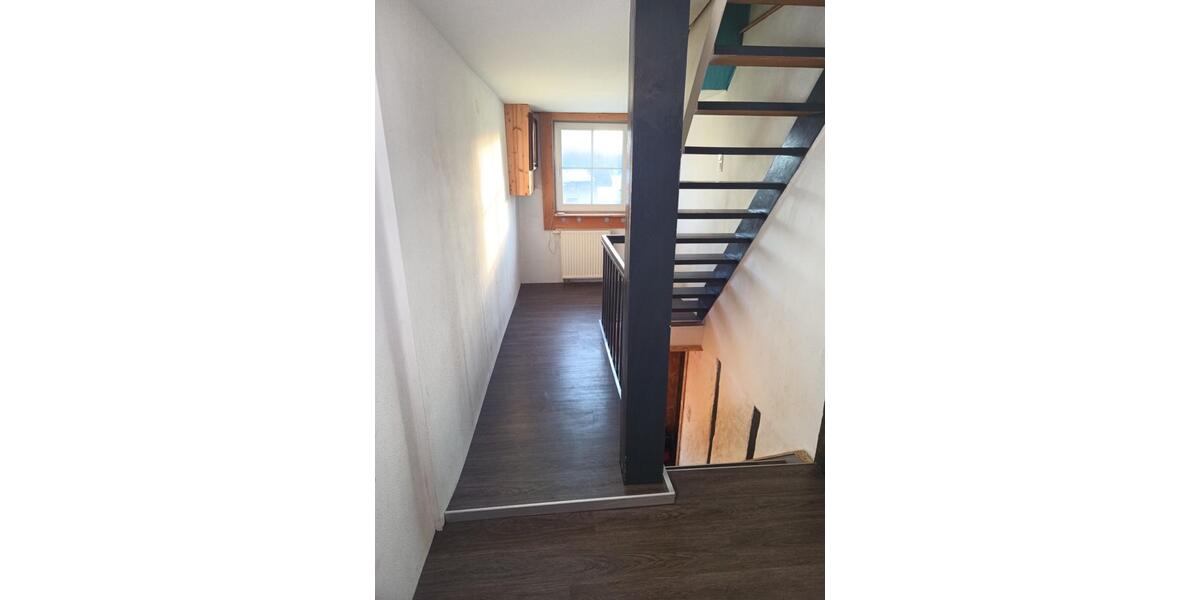 Doppelhaushälfte Hilchenbach - 7 Zimmer, 180 m&sup2;, 219.000&euro; | Angebot:27288594