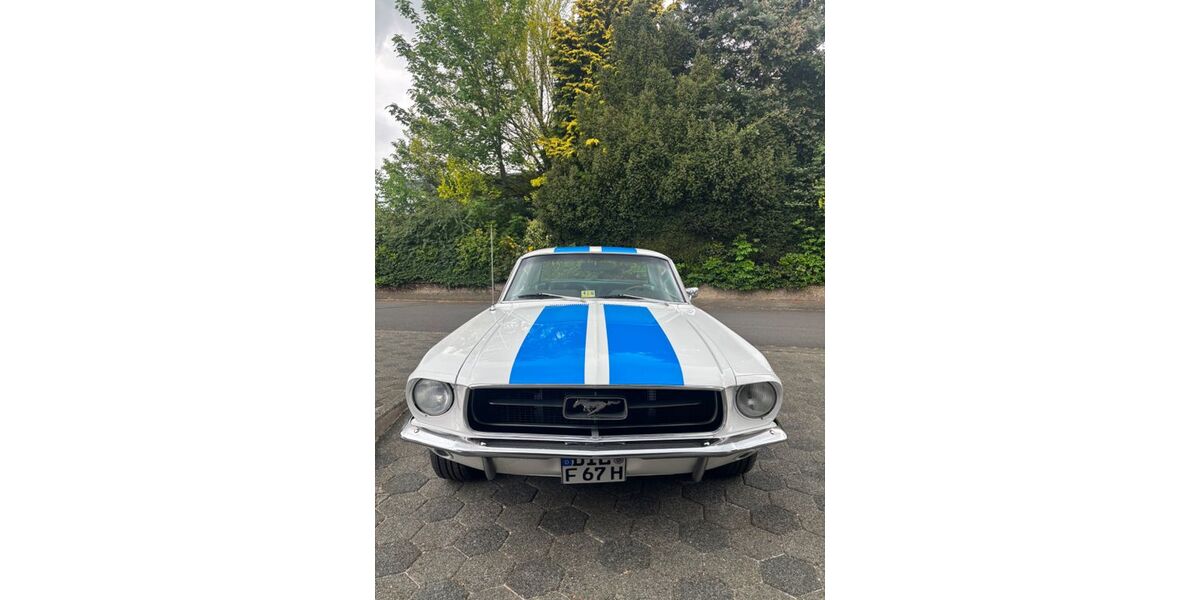 Ford Mustang 70.000 km 29.500 &euro; Breitscheid 35767