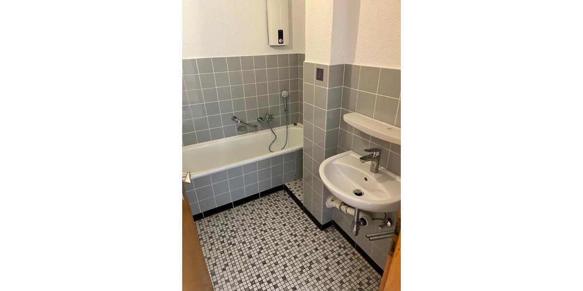 Dachgeschoßwohnung Attendorn - 4 Zimmer, 68 m&sup2;, 580&euro; | Angebot:26656122