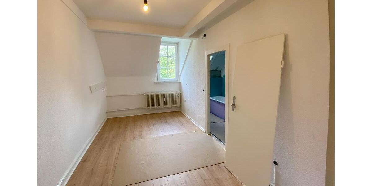Dachgeschoßwohnung Morsbach - 4 Zimmer, 155 m&sup2;, 950&euro; | Angebot:23181341