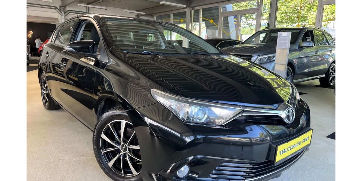 Toyota Auris 144.490 km 8.990 &euro; Kreuztal 57223