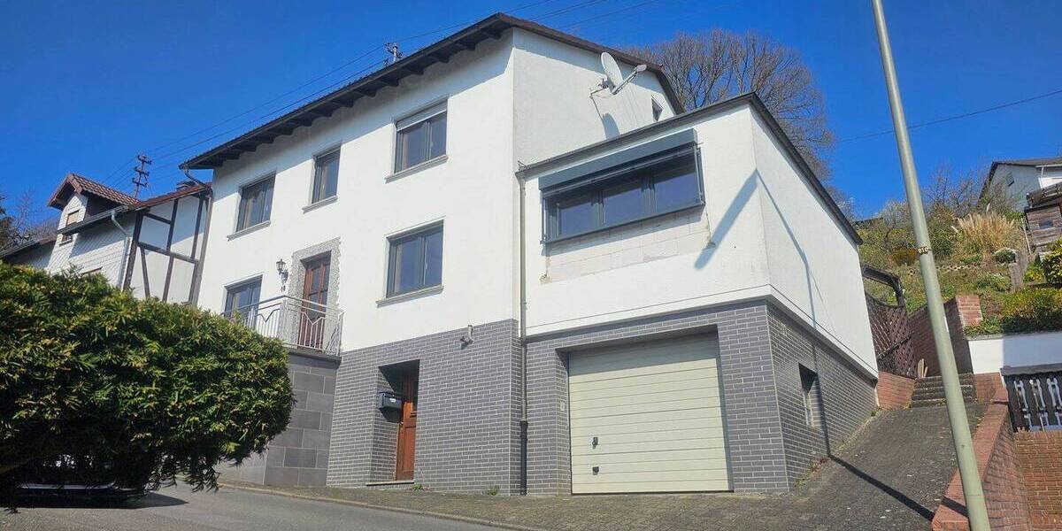 Einfamilienhaus Brachbach - 8 Zimmer, 150 m&sup2;, 210.000&euro; | Angebot:25738156